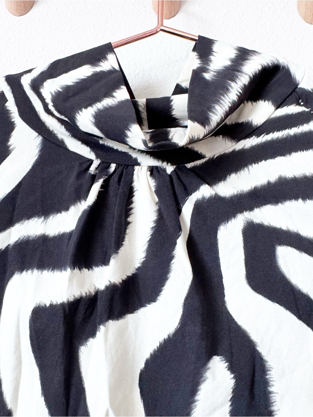St. John Black & White Zebra-Print Mock Neck Top - Picture 3 of 9
